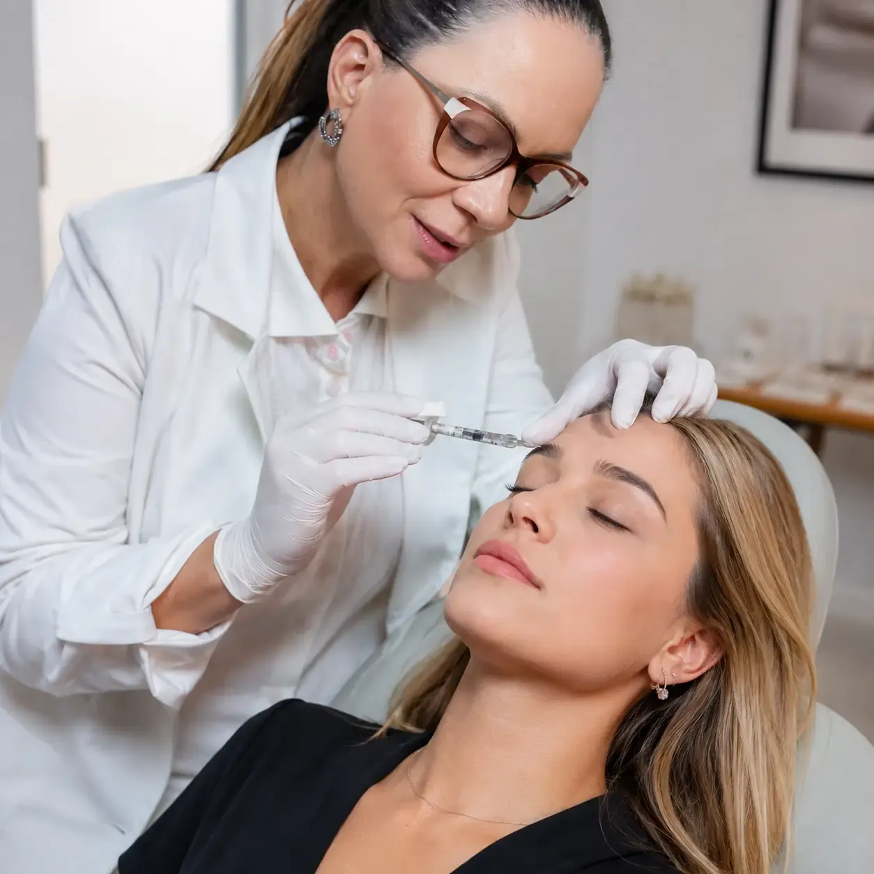 Aplicação de skinbooster com acompanhamento profissional Aplicação de skinbooster com acompanhamento profissional