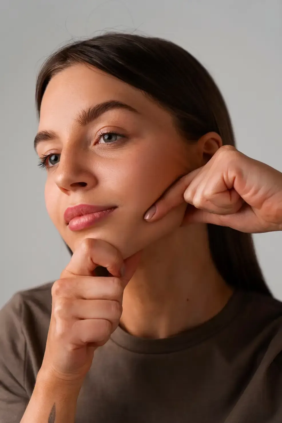 Paciente em avaliação para preenchimento facial com ácido hialurônico Paciente em avaliação para preenchimento facial com ácido hialurônico